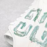🌟  《顶级品质》
GⅣENCHY纪梵希魔术贴经典款 
专柜官网同步 市面最高版本 原版一比一复刻 四季潮鞋！纪凡希鞋子做工讲究 每一条走线都是按照原版样式 基本做到零瑕疵 媲美专柜 毫无压力 此款鞋即新潮又百搭！
▪️鞋面:进口摩术贴
▪️鞋面:进口头层牛皮
▪️垫脚:羊皮内里
▪️大底:原版TPU
▪️码数:女35一40 男39一44 - Image 9