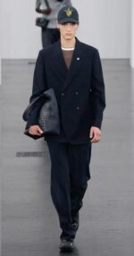 LP NuoyoupianyaColor: Black, Coffee, GreySize: M-4XL 178 135 pounds, wearing L, maximum wearing 190 poundsIntroduction: New men's wool suit jacket for autumn and winter 2025. The latest new product on the cabinet, exclusively launched nationwide, uses 60% wool fabric, with delicate and textured feel. The unique design of the entire garment is distinctive, and the pattern and cutting are quite stylish. It follows the brand's usual exquisite and elegant temperament, reproducing the contemporary style of men's clothing design. The most unique feature lies in the minimalist and atmospheric design, with a strong visual effect and strong style. The details and materials are exquisite everywhere, and the showcase is recommended to give men the most exquisite dressing. The high-end temperament is elegant, and it is a must-have for stylish men. - Image 9