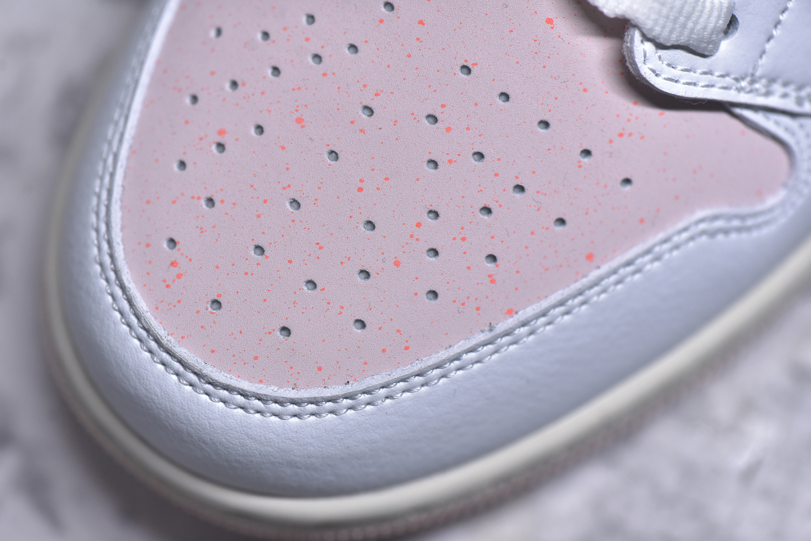 ▪细节鉴定
Air Jordan 1 Low AJ1 乔1白粉红 低帮文化休闲运动板鞋
