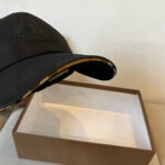 Burberry's new early spring baseball cap, simple yet fashionable, suitable for both men and women! High quality products, enjoy a sense of premium quality! - Image 5