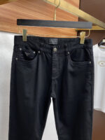 Prada's new spring/summer 2025 casual pants are cleanly cut, with a strong urban style. They are made of finely spun pure cotton fabric, which feels soft, sticky, and dry to the touch. The upper body effect is crisp and stylish. Exquisite hardware, very attractive for business and leisure. With so many top-notch materials, it creates a high-end product with unparalleled value, which is the first choice for high-end trendy and fashionable peopleSize: 30-38 - Image 3
