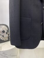 LV2025 autumn new men's casual wool suit jacket, made of high-end custom high-density suit fabric, with finished garments treated with silk gloss, super soft and comfortable, with an excellent texture. Fashionable and stylish upper body, meticulously crafted. The visual effect is super strong. Original tailoring at the counter, all original hardware accessories, and a unique trendy item in the wardrobe. Size: M-3XL 178 140kg L slim fit, maximum weight for wearing 190kg - Image 8