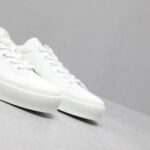 🌟  《顶级品质》
GⅣENCHY纪梵希魔术贴经典款 
专柜官网同步 市面最高版本 原版一比一复刻 四季潮鞋！纪凡希鞋子做工讲究 每一条走线都是按照原版样式 基本做到零瑕疵 媲美专柜 毫无压力 此款鞋即新潮又百搭！
▪️鞋面:进口摩术贴
▪️鞋面:进口头层牛皮
▪️垫脚:羊皮内里
▪️大底:原版TPU
▪️码数:女35一40 男39一44 - Image 8