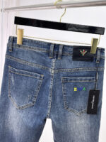 【Armani Jeans | Classic Denim, Embossed with Luxury DNA】 When streetwear meets haute couture, a pair of jeans can become a badge of status.
Deconstructing the language of denim with centuries-old craftsmanship, we infuse every inch of fabric with a modern attitude and luxurious details, making everyday wear a silent declaration of taste.
✨ A pair of jeans is an attitude, and even more so, a legacy.
It's not just a wardrobe essential, but also an interpretation of the brand's spirit—
"From suitcases to jeans, we have always defined the boundaries of luxury with the ultimate craftsmanship."
Sizes: 28-42 - Image 4