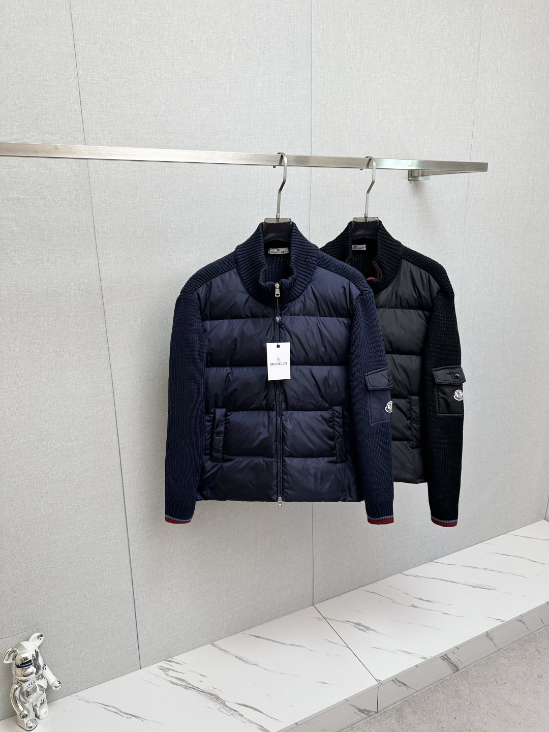 MO Mengkou 2025 new down jacket, original factory version customized development hardware accessories, all details are fully handled in place! The upper body effect of the design is amazing! Versatile, fashionable and handsome! The original memory silk fabric at the counter has a stylish texture, providing warmth and rejecting bloating! The upper body is amazing. Size: M-3XL
