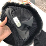 Gucci's new Korean version one-piece hat scarf, cute cycling scarf two-piece set, ear protection windproof hat, women's winter Lei Feng hat - Image 5