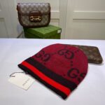GUCCI Knitted Hat 😘  Cashmere material 🙆🏻 New products on the official website 😱 Simple and elegant 👍  The tight knitting method is very thick, soft and comfortable 🙈 Warm and stylish ❤️ can't bear to put it down 👍 Dear, hurry up and get it 👍😘 Unisex - Image 4