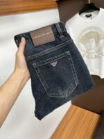 【Armani Jeans | Classic Denim, Embossed with Luxury DNA】 When streetwear meets haute couture, a pair of jeans can become a badge of status.
Deconstructing the language of denim with centuries-old craftsmanship, we infuse every inch of fabric with a modern attitude and luxurious details, making everyday wear a silent declaration of taste.
✨ A pair of jeans is an attitude, and even more so, a legacy.
It's not just a wardrobe essential, but also an interpretation of the brand's spirit—
"From suitcases to jeans, we have always defined the boundaries of luxury with the ultimate craftsmanship."
Sizes: 28-42