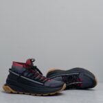Moncler男士 Monte Runner 防水针织运动鞋
  该系列运动鞋延续了品牌的山地基因，透气防水，耐磨实穿，设计橡胶复合鞋底 适用于任何地形，具有耐久性和出色抓地力，增强缓冲和回弹力 搭配TPU尾翼，
  无论是都市漫游还是各类山地户外运动，都能轻松驾驭，潮酷个性叉充满科技感的外观，喜Gorpcore户外机能风的千万不能错过户外跑步都市漫步设计
Size:38-45 - Image 7