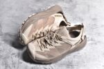 HOKA One One Hopara Sandals 霍帕拉系列水路两用溯溪涉水休闲户外露营凉鞋 作为先锋品牌的 HOKA ONE ONE总是以独特的方式 HOPA RA是一款溯溪鞋 又名排水鞋 可长期用于涉水和溯溪 保护脚底和脚趾的安全和舒适 鞋面材料速干 透气 耐磨 鞋底防滑 耐磨 抓地能力强 出于安全考虑 设计要求较高 涉水溯溪过程中 水 泥沙 可以直接从鞋内大孔排出 细纹鞋底使在岩石上抓地能力强 避免打滑 而上路后 鞋面具有快干透气等优点 尺码：36 36.5 37.5 38 39 40 40.5 41 42 42.5 43 44 45 - Image 7