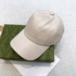 Original order qualityGUCCI Gucci baseball cap 🧢 New Gucci baseball cap on official website 🧢 The hot trend is coming! The craftsmanship is very exquisite, high-end, atmospheric and upscale! Low profile luxury, easy to carry! Run volume! - Image 8