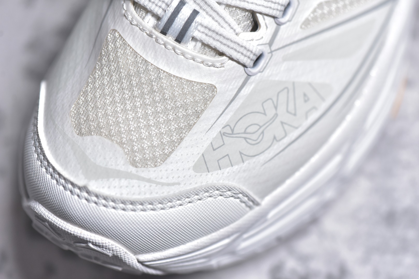 ▪️细节鉴定
HOKA ONE ONE Mafate Speed 2 低帮专业越野跑步鞋