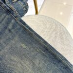 【Gucci Jeans | Classic Denim, Engraved with Luxury DNA】 When street style meets haute couture, a pair of jeans can become a badge of status.
Deconstructing the language of denim with centuries-old craftsmanship, we infuse every inch of fabric with a modern attitude and luxurious details, making everyday wear a silent declaration of taste.
✨ A pair of jeans is an attitude, and even more so, a legacy.
It's not just a wardrobe essential, but also an interpretation of the brand's spirit—
"From suitcases to jeans, we have always defined the boundaries of luxury with the ultimate craftsmanship."
Sizes: 28-42 - Image 6