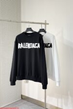 G151 BA 🔥 Balenciaga's 25 New Spring HoodiesBALENCIAGA Balenciaga letter printParisian Family Round Neck Hoodie (Large Shoulder Style)Original fabric official same style400g double stranded large looped fabric dyed in the same vat feels very comfortable to the touchThe latest brick cabinet for spring and summer, synchronized with fashion and personality, is a super versatile and beautiful hoodieBoth men and women are very suitable and essential for human handsHanging tag, label, washing wheat, three standards, complete packaging, snow pear paper1:1 original version creates high control of detailsFabric: 400g double stranded large loopSize: M-3XL