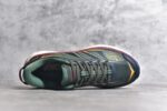 #HOKA ONE ONE Mafate Speed 2
低帮专业越野跑步鞋 实拍首发👏
相较于前几代Mafate包裹感更好
跟Speedgoat(快速羚羊)系列比起来更加舒适
鞋底防滑性能在下坡的石板台阶和原始路面都有很好的表现
HOKA血统属性厚底设计 在快速下坡时起到缓震保护作用
减少重力给予脚踝、膝部、髋关节等处带来的冲击力
官方货号: 1126851DX
尺码: 36 37 37.5 38 38.5 39.5 40 40.5 41.5 42 42.5 43 44 44.5 45 - Image 4