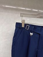 Prada's latest collection for autumn/winter 2025 in Asia! High end customized slim fit business casual pants with original hardware, suitable for daily business and leisure. The upper body effect is super positive, the three-dimensional slim fit lifts the buttocks, and the leg lines are fully highlighted. It contains special cotton fabric from Tencel! Belonging to the type of yarn dyed cotton! The texture is tight and delicate, making the upper body very comfortable and stylish, and extremely practical and versatile. It is definitely worth buying! Regular customers must receive recommendations!! Size: 29-36 - Image 6