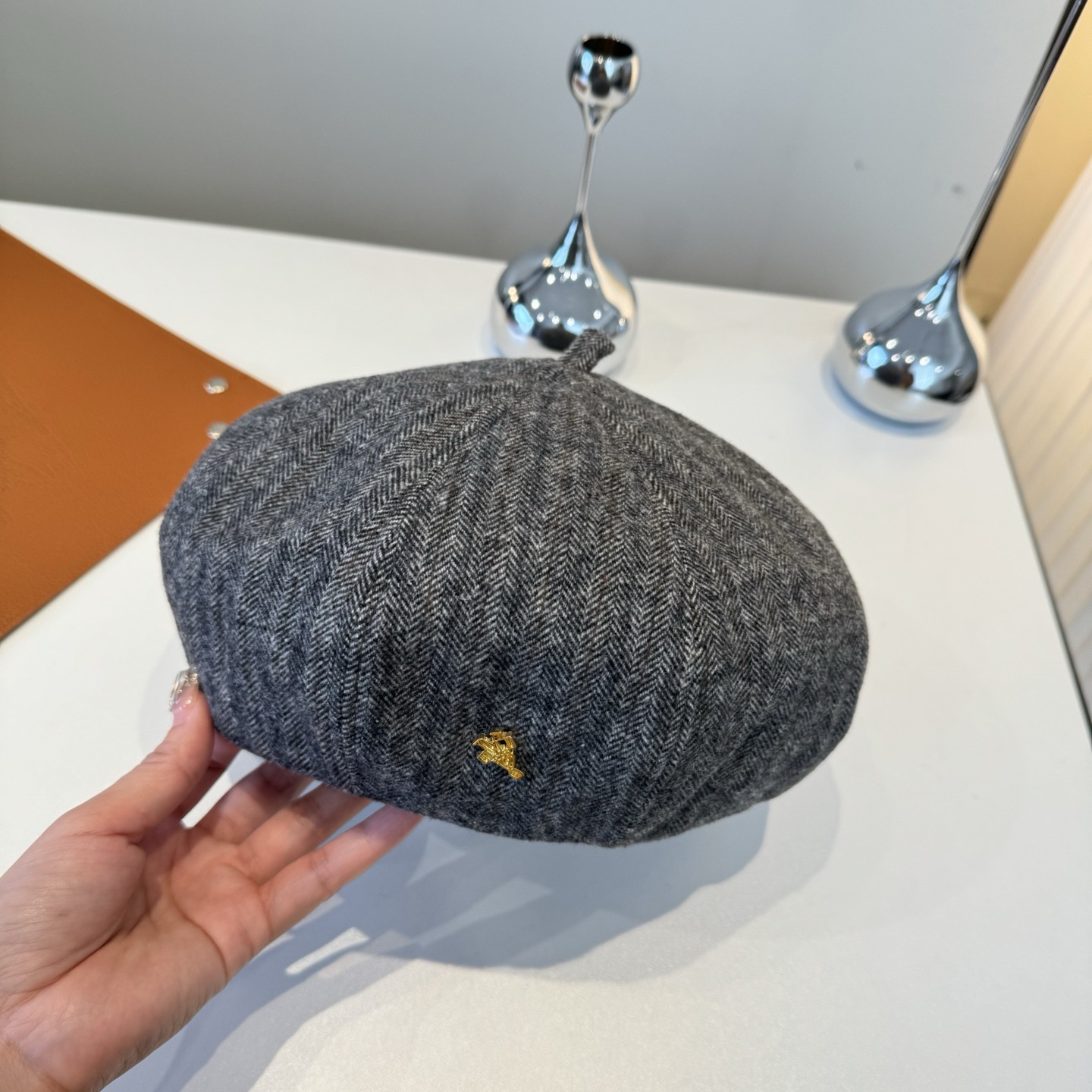💰

普拉达新款贝雷帽，春夏款，头围57cm