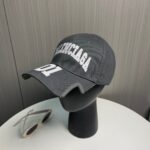 💰 BALENCIAGA new embroidered logo baseball cap from Balenciaga, cool color scheme, with different styles for men and women to wear. The first batch will be shipped first! Paris fans must make a purchase!