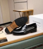 Gucci leather shoes, loafers - Image 4