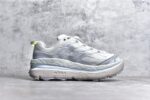 纯原HOKA ONE ONE 全新配色这个品牌来自于新西兰的毛利语，HOKA表示大地，ONE ONE表示飞越，连起来就是飞越地平线，ONE ONE不是读作“万万”，正确读法是“欧尼欧尼”。 HOKA在超厚中底方面的积累，让它跑在了其他厂商的前面，推出的跑鞋以缓震和轻量的优势，得到,众多跑者的青睐
尺码 ：36 36.5 37 38 38.5 39 40 40.5 41 42 42.5 43 44 44.5 45 - Image 3