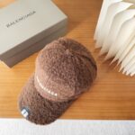 Balencia * a new Balenciaga baseball cap🧢 A simple, fashionable, super unbeatable and beautiful hat! - Image 2