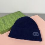 Comes with dust bagGucci official website knitted hat 😘  Cashmere material 🙆🏻 New products on the official website 😱 Simple and elegant 👍  The tight knitting method is very thick, soft and comfortable 🙈 Warm and stylish ❤️ can't bear to put it down 👍 Dear, hurry up and get it 👍😘 Same gender design! - Image 3