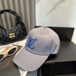 路易威登棒球帽LouisVuitton👒😍新款LV棒球帽，重工打造♥完美刺绣，高端大气，百搭款🤗男女通用！ - Image 6