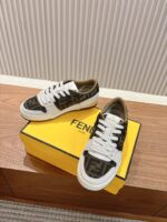 男码加10  Fendi芬迪板鞋首款大头运动鞋~~fendi match篮球运动鞋，最新元素注入加FF复古的设计，超经典百搭系列……
鞋面采用牛皮和牛猄拼接组合，侧面凸起的双F logo，内里采用毛巾布里，TPU发泡组合双色大底不一般的舒适！情侣款35-44 - Image 4