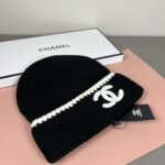配防尘袋
香奈儿CHANEL🎩羊绒羊毛品质针织帽，时尚好品质高端大气，超柔软！超火爆💖质感很赞，出街超好搭配！时尚潮流！秋冬必备单品，快快入手哦！ - Image 2