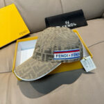 Comes with a box bag and Fendi's new original baseball cap, featuring a double F jacquard pattern. It is a hot selling item at the counter and has an excellent reputation for its retro double F jacquard pattern. The 1:1 mold is customized with the original jacquard sail fabric and top layer cowhide, making it lightweight and breathable! Excellent quality, basic head circumference of 56, adjustable patch, must buy item as shown in the picture!
