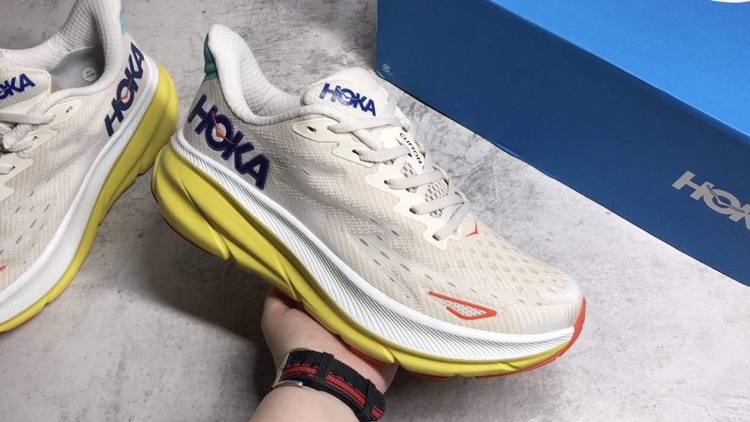 ▪️纯原级别 
HOKA ONE ONE Clifton 克里夫顿9代专业性能跑鞋