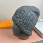配防尘袋
路易威登LOUIS VUITTON🎩官方热卖爆款，羊毛针织毛线帽，时尚好品质高端大气，超柔软！超火爆💖质感很赞，出街超好搭配！时尚潮流！秋冬必备单品，快快入手哦！ - Image 3