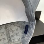 LV路易威登官网同步高版本 新款牛仔棒球帽🧢
火爆技术升级，洗水牛仔风街头风十足
更符合现在时尚小哥哥小姐姐的style，机场街拍超飒！ - Image 7