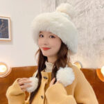 Fendi Fendl 2025 New Knitted Hat Women's Winter Cute Woolen Ball Hoodie Warm and Velvet Ear Protection Hoodie Lei Feng Hat
