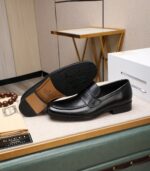 Gucci leather shoes, loafers - Image 4