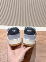 Fendi芬迪板鞋首款大头运动鞋~~fendi match篮球运动鞋，最新元素注入加FF复古的设计，超经典百搭系列……
鞋面采用牛皮和牛猄拼接组合，侧面凸起的双F logo，内里采用毛巾布里，TPU发泡组合双色大底不一般的舒适！情侣款35-44(男码加10) - Image 8