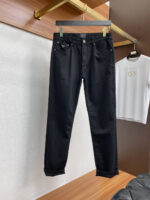 Prada's new spring/summer 2025 casual pants are cleanly cut, with a strong urban style. They are made of finely spun pure cotton fabric, which feels soft, sticky, and dry to the touch. The upper body effect is crisp and stylish. Exquisite hardware, very attractive for business and leisure. With so many top-notch materials, it creates a high-end product with unparalleled value, which is the first choice for high-end trendy and fashionable peopleSize: 30-38 - Image 2