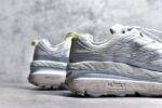 纯原HOKA ONE ONE 全新配色这个品牌来自于新西兰的毛利语，HOKA表示大地，ONE ONE表示飞越，连起来就是飞越地平线，ONE ONE不是读作“万万”，正确读法是“欧尼欧尼”。 HOKA在超厚中底方面的积累，让它跑在了其他厂商的前面，推出的跑鞋以缓震和轻量的优势，得到,众多跑者的青睐
尺码 ：36 36.5 37 38 38.5 39 40 40.5 41 42 42.5 43 44 44.5 45 - Image 9
