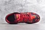 #纯原 The Wizard Of Oz x NK SB Dunk Low 限量联名 绿野仙踪 撕撕乐 低帮休闲板鞋
#款鞋采用了可撕设计，撕下表面之后，展现出来的鞋面和 Swoosh 标志由红色皮革制成，整体设计相呼应。
货号：FZ1291-600
尺码：40 40.5 41 42 42.5 43 44 44.5 45 46 47 - Image 4