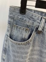 【Armani Jeans | Classic Denim, Embossed with Luxury DNA】 When streetwear meets haute couture, a pair of jeans can become a badge of status.
Deconstructing the language of denim with centuries-old craftsmanship, we infuse every inch of fabric with a modern attitude and luxurious details, making everyday wear a silent declaration of taste.
✨ A pair of jeans is an attitude, and even more so, a legacy.
It's not just a wardrobe essential, but also an interpretation of the brand's spirit—
"From suitcases to jeans, we have always defined the boundaries of luxury with the ultimate craftsmanship."
Sizes: 28-42 - Image 4
