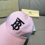 配盒子布袋，Burberry（巴宝莉）专柜爆款原单棒球帽，1:1开模订制，立体刺绣，精致无暇！100%纯棉面料，做工细致，原厂品质，独家实物拍摄。 - Image 3
