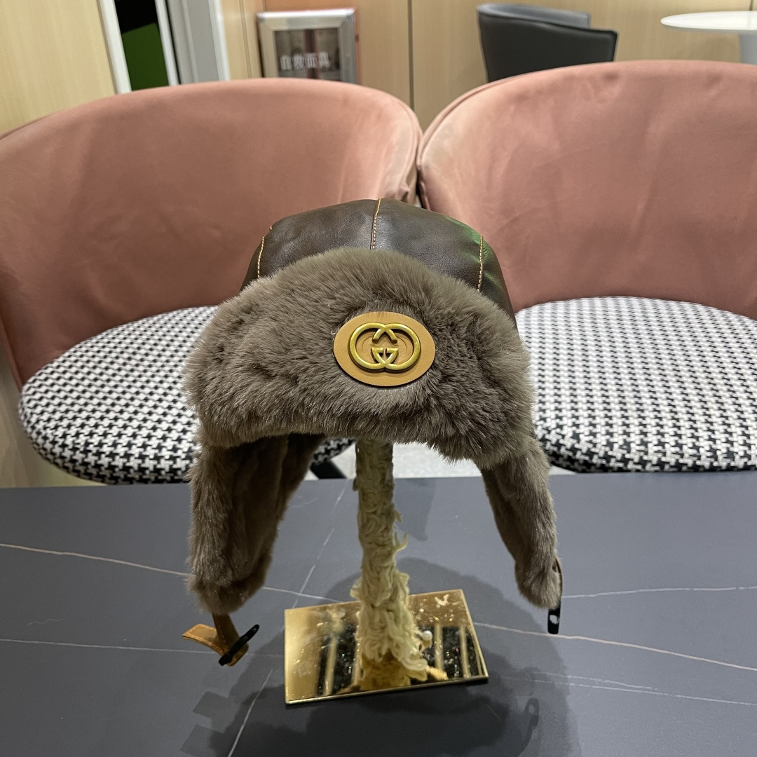 Gucci Gucci Leather Flying Hat Men's Autumn and Winter Warm Lei Feng Hat with Thick Velvet Ear Protection Hat Men's Cycling Cold Hat Trend