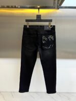 [Dior Jeans | Classic Denim, Embossed with Luxury DNA] When streetwear meets haute couture, a pair of jeans can become a badge of status.
Deconstructing the language of denim with centuries-old craftsmanship, Dior infuses every inch of fabric with a modern attitude and luxurious details, making everyday wear a silent declaration of taste.
✨ A pair of jeans is an attitude, and a legacy.
It's not just a wardrobe essential, but also an interpretation of the brand's spirit—
"From suitcases to jeans, we have always defined the boundaries of luxury with the ultimate craftsmanship."
Sizes: 28-42 - Image 3