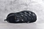 HOKA One One Hopara Sandals 霍帕拉系列水路两用溯溪涉水休闲户外露营凉鞋 作为先锋品牌的 HOKA ONE ONE总是以独特的方式 HOPA RA是一款溯溪鞋 又名排水鞋 可长期用于涉水和溯溪 保护脚底和脚趾的安全和舒适 鞋面材料速干 透气 耐磨 鞋底防滑 耐磨 抓地能力强 出于安全考虑 设计要求较高 涉水溯溪过程中 水 泥沙 可以直接从鞋内大孔排出 细纹鞋底使在岩石上抓地能力强 避免打滑 而上路后 鞋面具有快干透气等优点 尺码：36 36.5 37.5 38 39 40 40.5 41 42 42.5 43 44 45 - Image 4