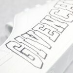 🌟  《顶级品质》
GⅣENCHY纪梵希魔术贴经典款 
专柜官网同步 市面最高版本 原版一比一复刻 四季潮鞋！纪凡希鞋子做工讲究 每一条走线都是按照原版样式 基本做到零瑕疵 媲美专柜 毫无压力 此款鞋即新潮又百搭！
▪️鞋面:进口摩术贴
▪️鞋面:进口头层牛皮
▪️垫脚:羊皮内里
▪️大底:原版TPU
▪️码数:女35一40 男39一44 - Image 9
