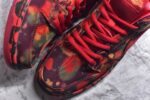 #纯原 The Wizard Of Oz x NK SB Dunk Low 限量联名 绿野仙踪 撕撕乐 低帮休闲板鞋
#款鞋采用了可撕设计，撕下表面之后，展现出来的鞋面和 Swoosh 标志由红色皮革制成，整体设计相呼应。
货号：FZ1291-600
尺码：40 40.5 41 42 42.5 43 44 44.5 45 46 47 - Image 8
