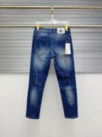 【Gucci Jeans | Classic Denim, Engraved with Luxury DNA】 When street style meets haute couture, a pair of jeans can become a badge of status.
Deconstructing the language of denim with centuries-old craftsmanship, we infuse every inch of fabric with a modern attitude and luxurious details, making everyday wear a silent declaration of taste.
✨ A pair of jeans is an attitude, and even more so, a legacy.
It's not just a wardrobe essential, but also an interpretation of the brand's spirit—
"From suitcases to jeans, we have always defined the boundaries of luxury with the ultimate craftsmanship."
Sizes: 28-42 - Image 9