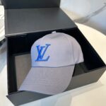 路易威登棒球帽LouisVuitton👒😍新款LV棒球帽，重工打造♥完美刺绣，高端大气，百搭款🤗男女通用！ - Image 8