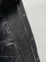 #qiu 🐉🐉 、 BBR Burberry FW2025 Autumn/Winter New Down Jacket. The cabinet is on sale and difficult to find. Using customized windproof and rainproof fabric, wrinkle resistant and stylish, soft and skin friendly, with extremely high comfort for the upper body; Extremely high recognition; Suitable for concave various shapes; Filled with 90% velvet, it is soft, warm, and fluffy, giving the upper body a stylish look; A down jacket suitable for various occasions.Size: M-3XL (AY)Size: Shoulder width cm Chest circumference cm Clothing length cm Sleeve length cmManual measurement with 1-2cm error is normal (chest circumference ± 4cm per yard, other parts ± 1cm) - Image 12