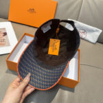 配盒子布袋，HERMÈS (爱马仕)原单棒球帽，经典H， 正品开模订制，原版透气帆布面料+头层牛皮，原厂精钢调节扣，做工细致，时尚帅气质量超赞！ - Image 7